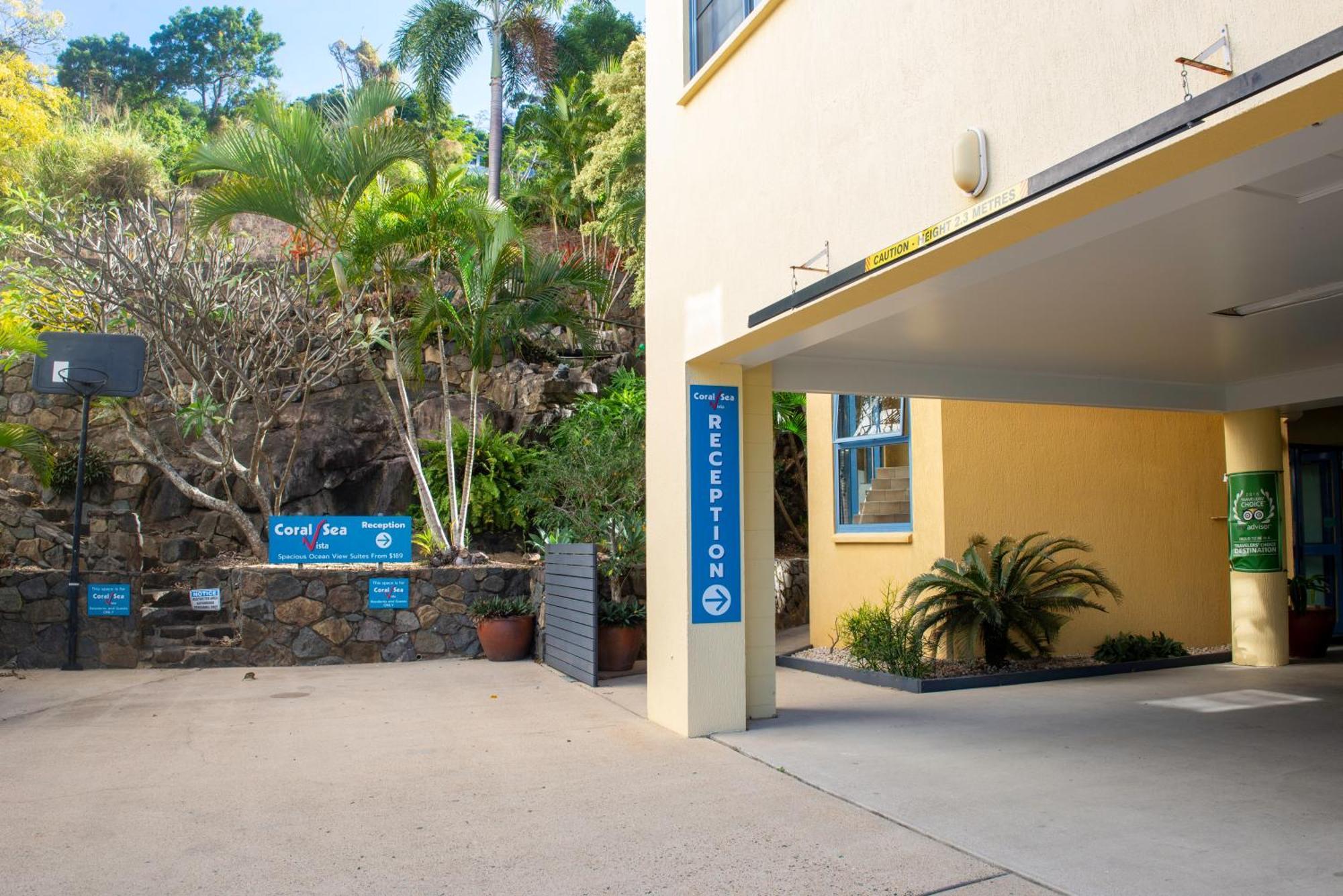 Coral Sea Vista Apartments Airlie Beach Exterior photo