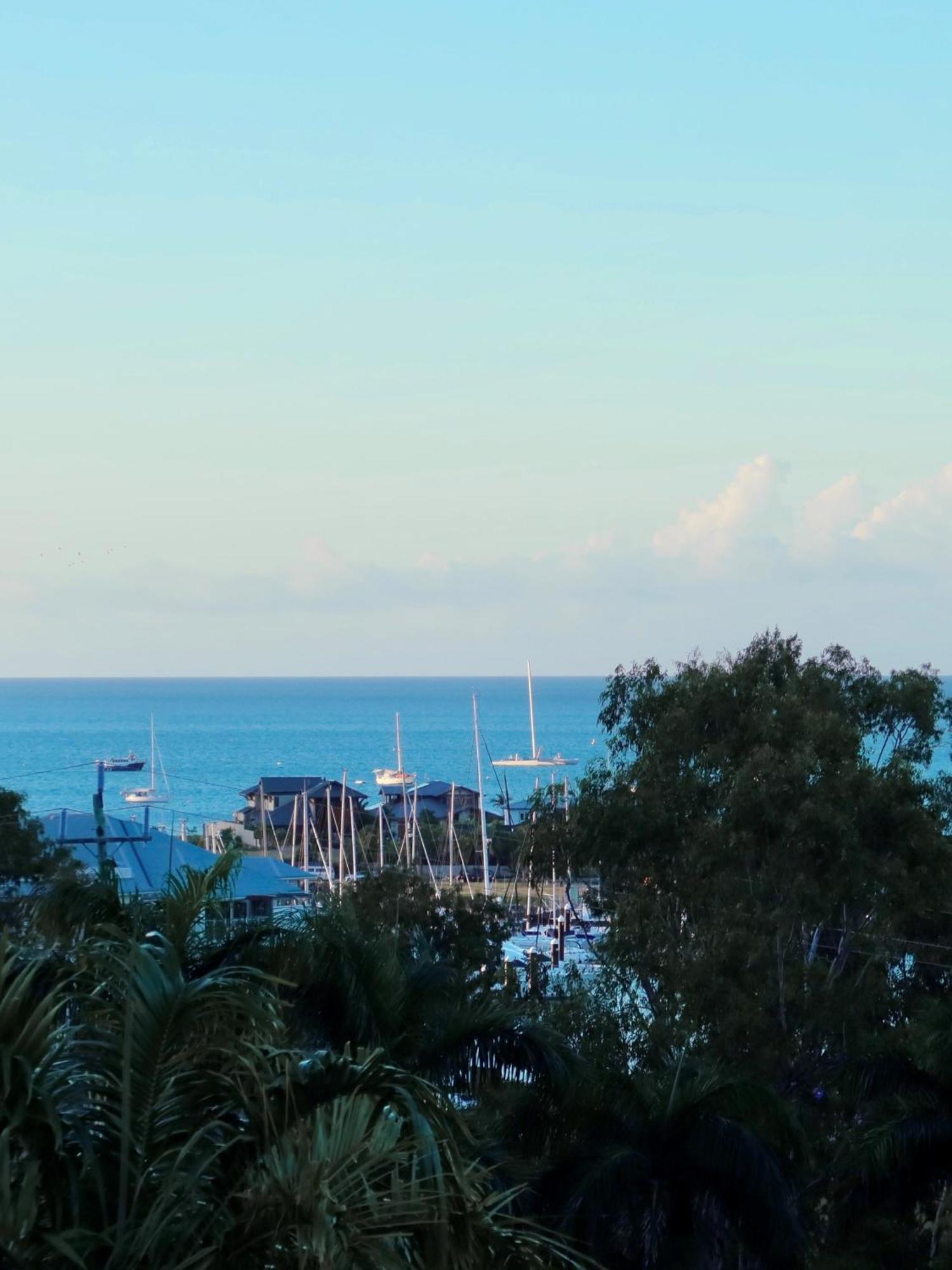 Coral Sea Vista Apartments Airlie Beach Exterior photo