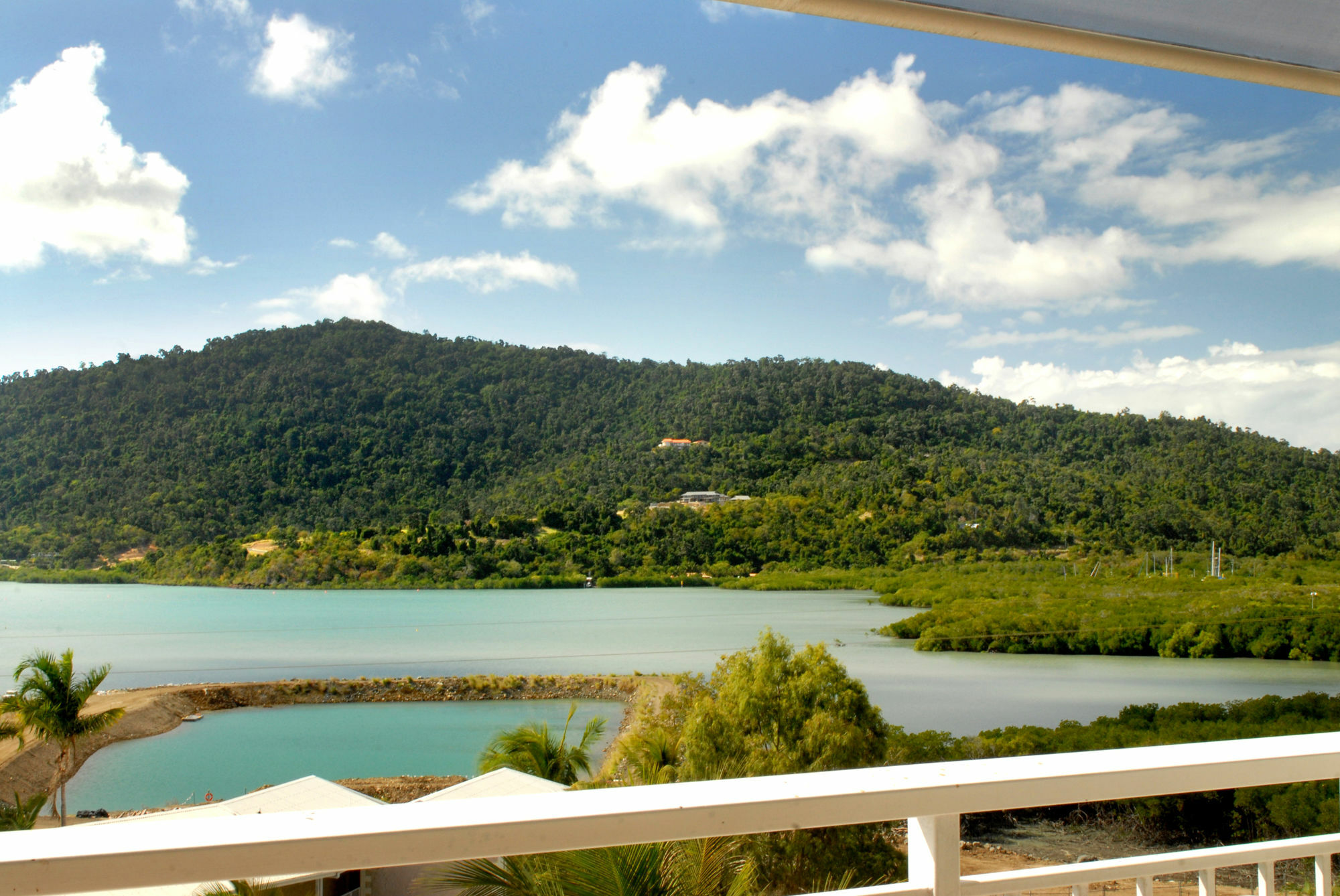 Coral Sea Vista Apartments Airlie Beach Exterior photo
